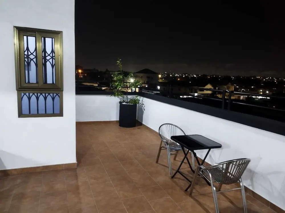 Spacious & Outstanding 3-bed Furnished Apartment