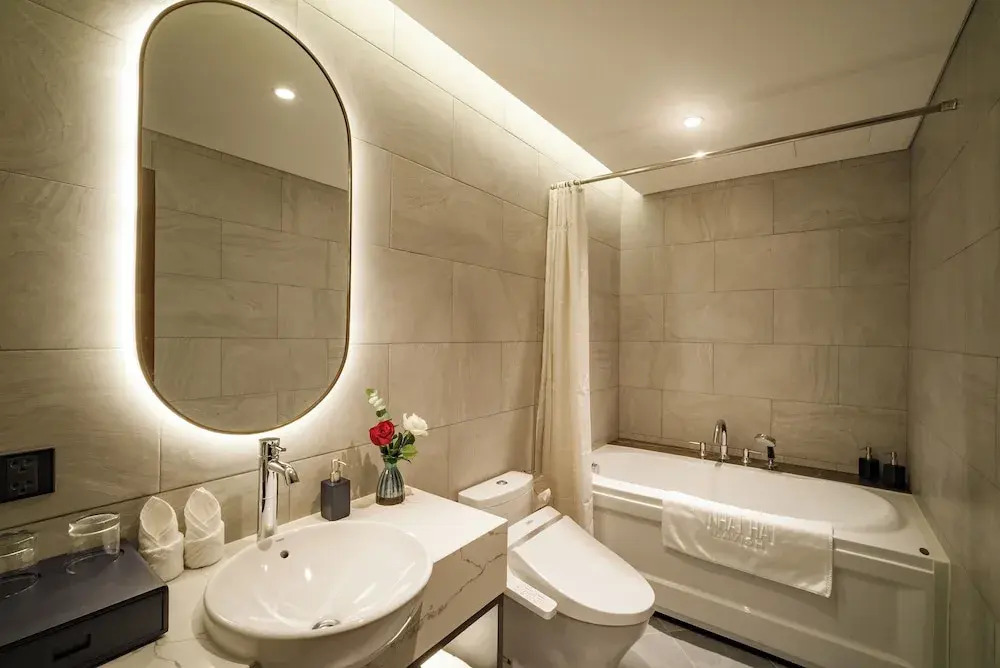 Nhat Ha Lavish Hotel