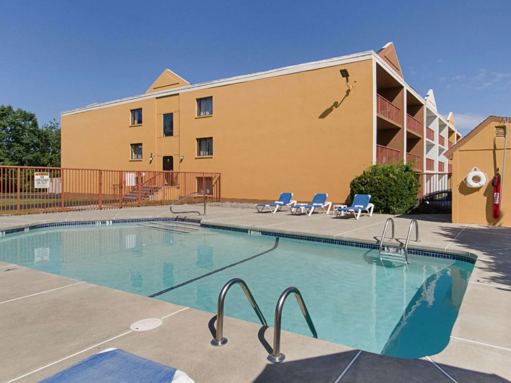 Quality Inn & Suites Worcester MA