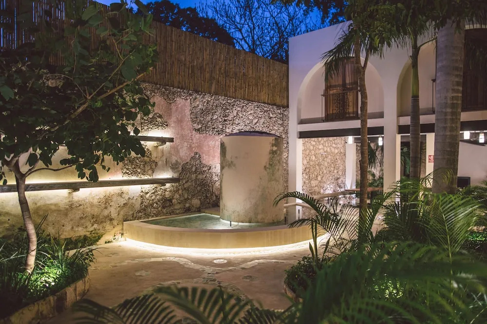 TreeHouse Boutique Hotel - Adults Only