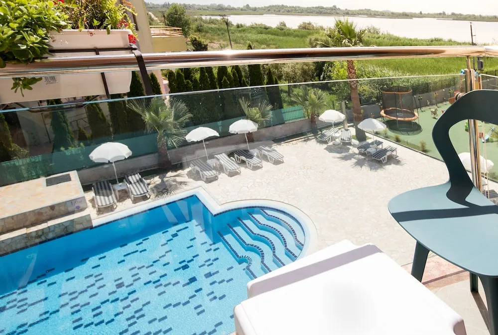 Rambuje Resort