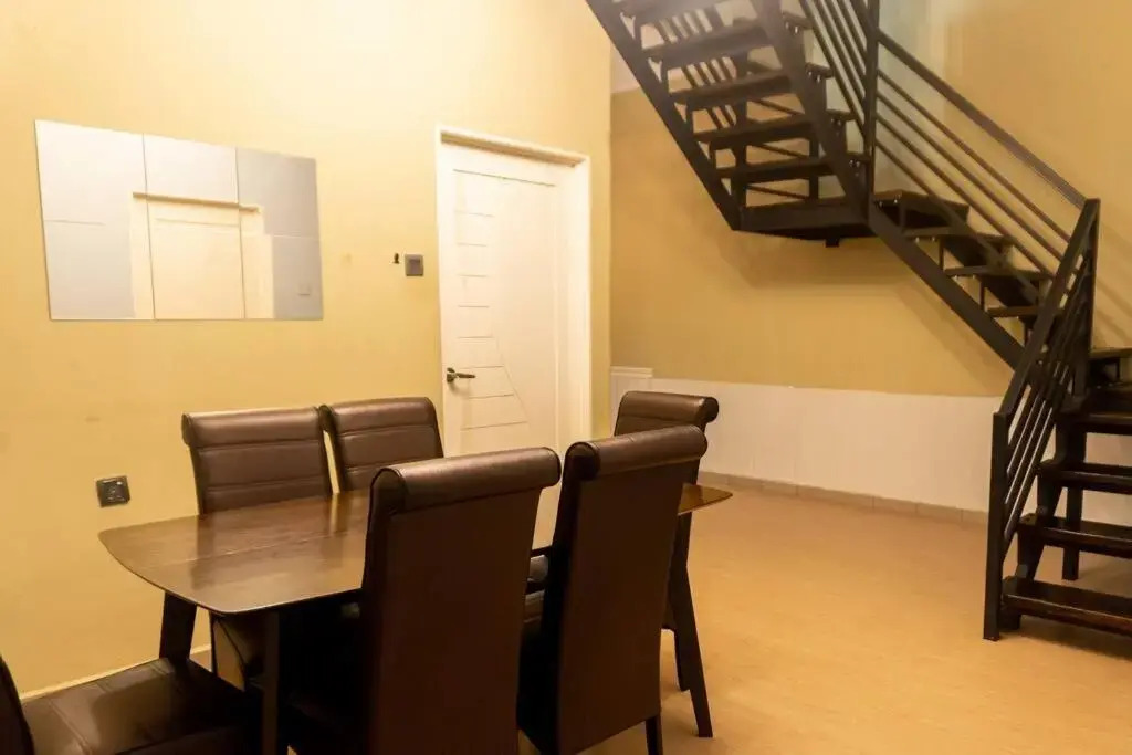 2 Storey Semi-D Homestay Nilai and KLIA, F1 Sepang with Pool