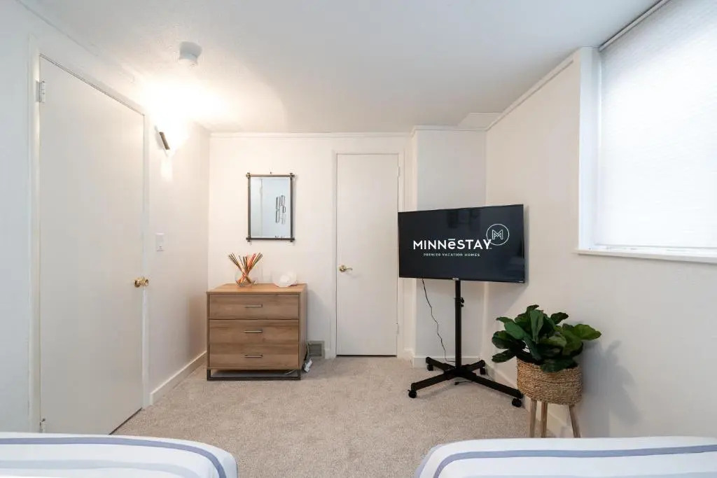 Linden Hills Retreat