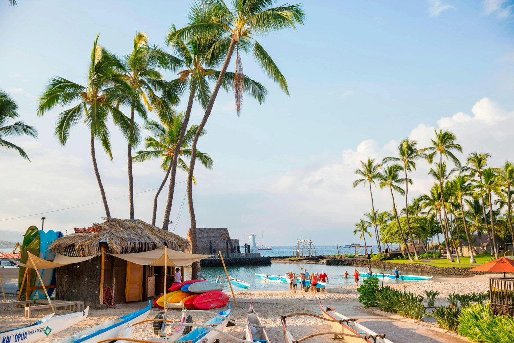 Courtyard by Marriott King Kamehamehas Kona Beach Hotel