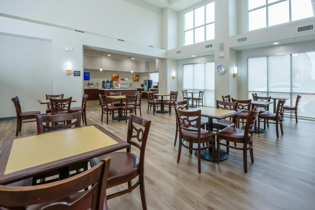 Comfort Suites University Drive