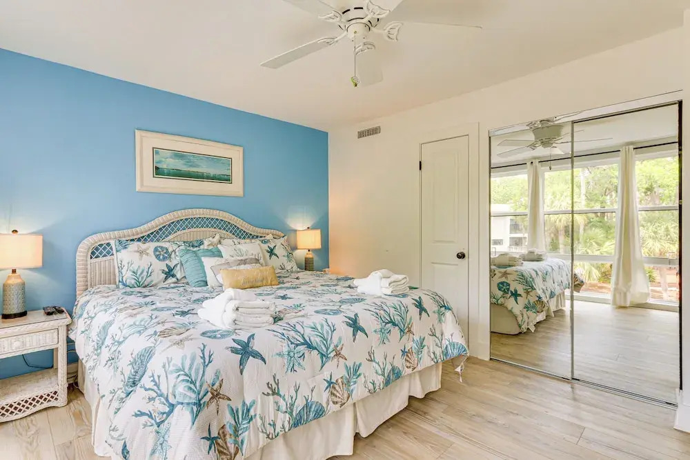 Walk to Beach: Coligny Gem w/ Community Perks