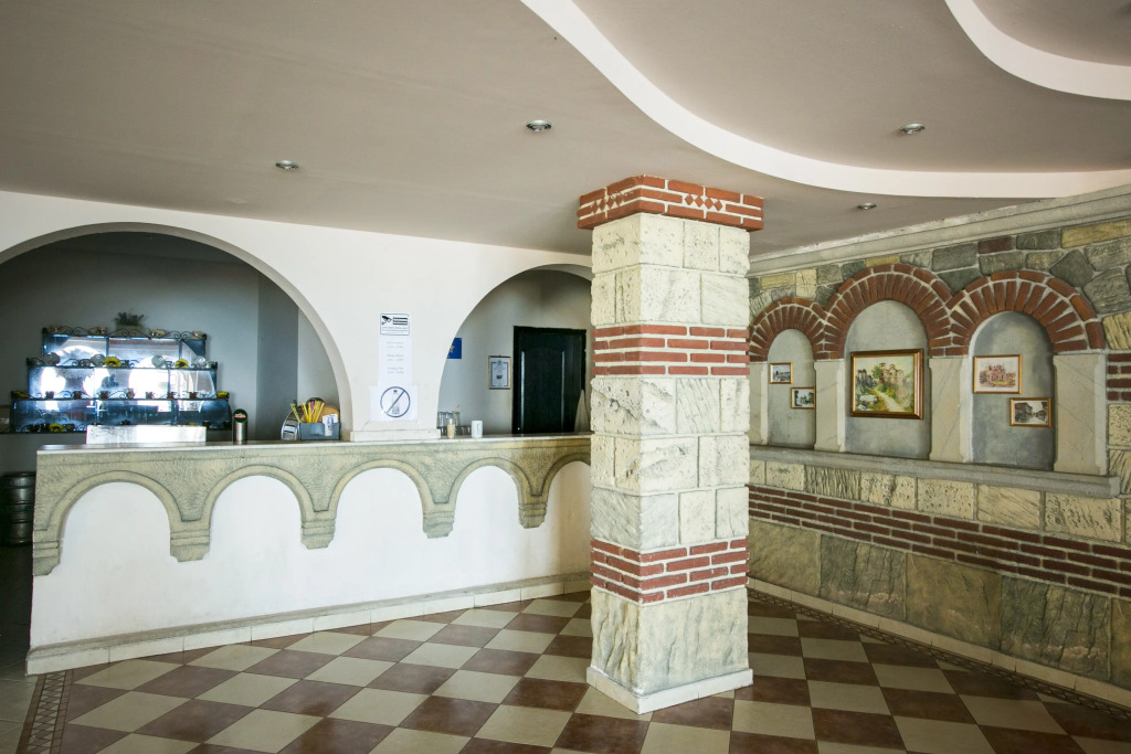 Elenite Holiday Village