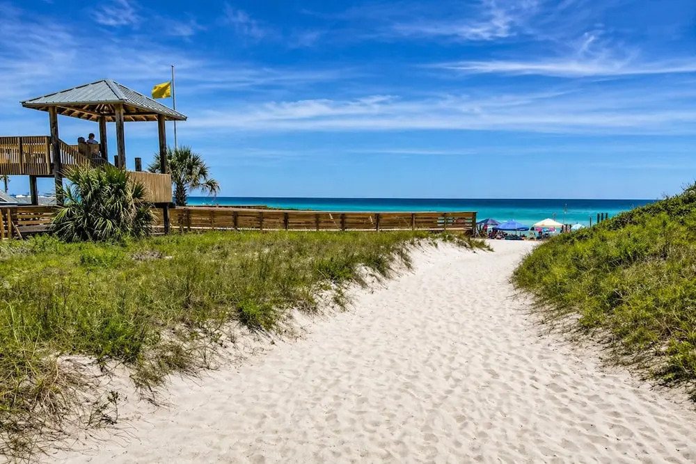 Santa Rosa Beach Haven w/ Rooftop + Pool Access