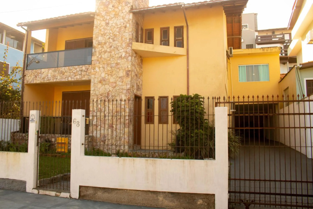 Apartamento no Andar Inferior na Praia da Vila em Imbituba