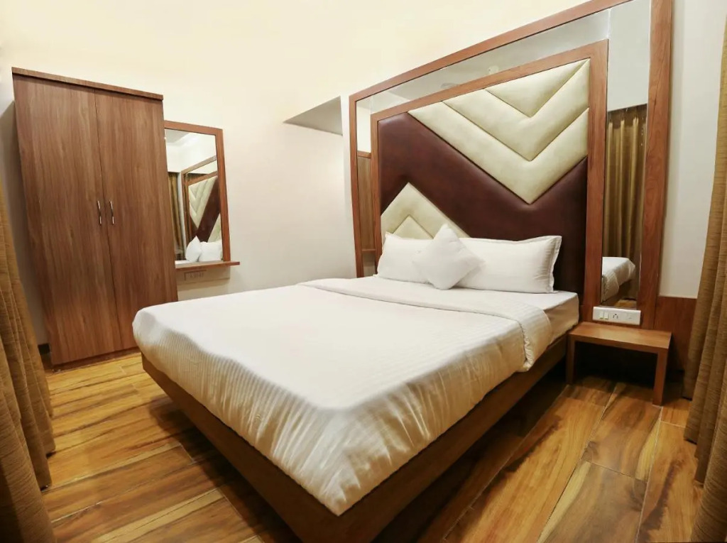 Skysuites By Monarch, Sanpada, Vashi - Navi Mumbai