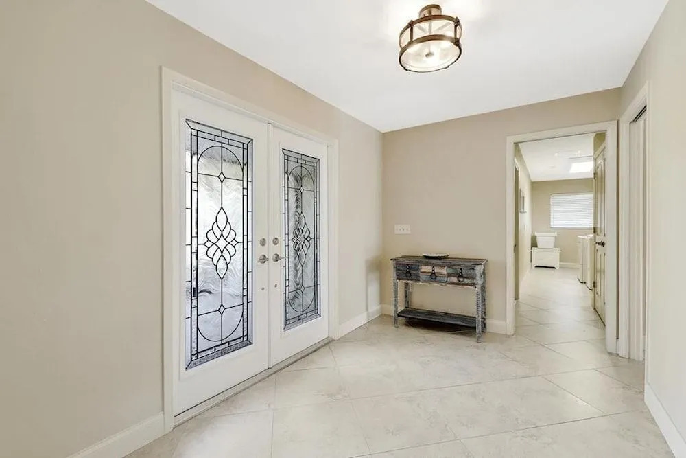 Nassau Home #63930 4 Bedrooms 3 Bathrooms Home