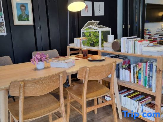 Human Touch Room –  Soulful Bangkok Hideout