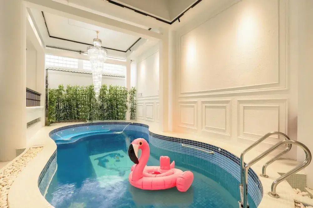 Lux White Villa