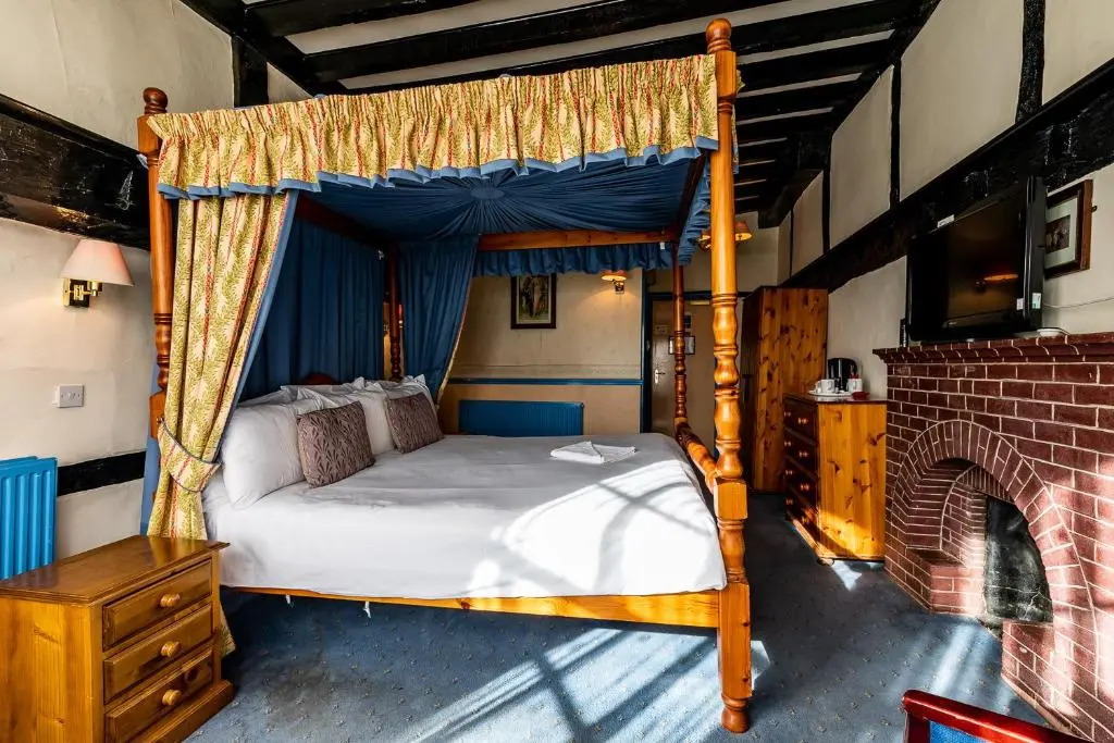 The George Hotel, Amesbury, Wiltshire - The Coaching Inn Group