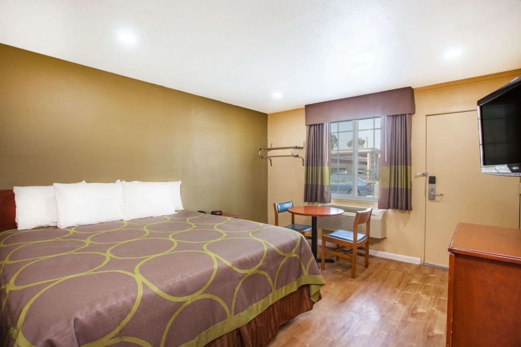 Super 8 by Wyndham Redlands/San Bernardino