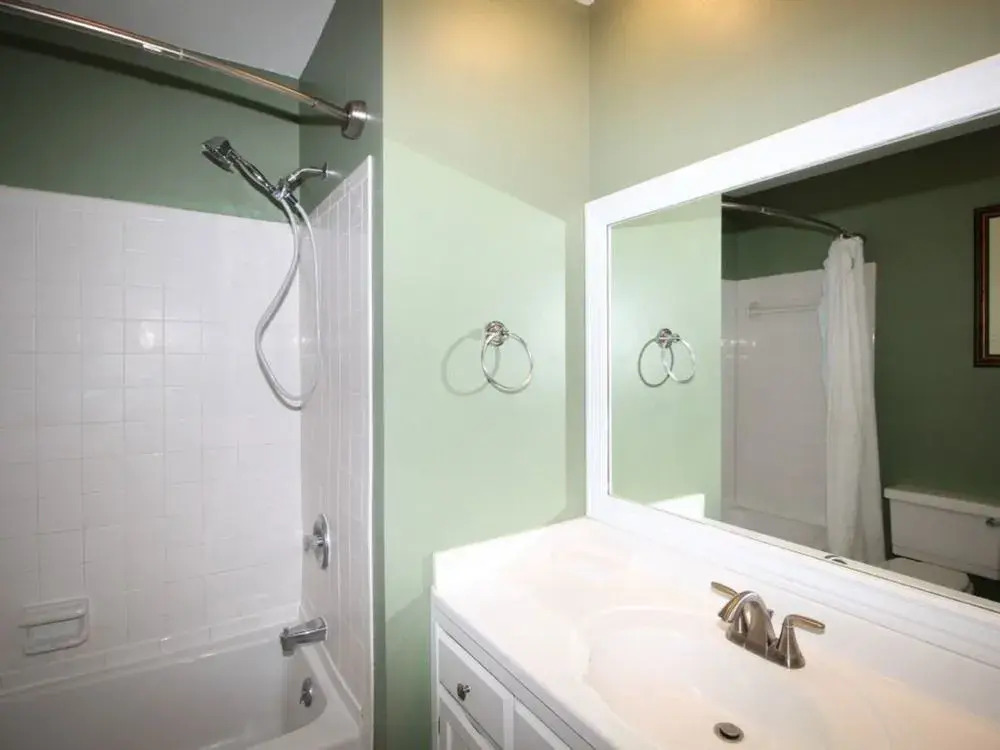 71 Springwood Villas 2 Br villa by RedAwning