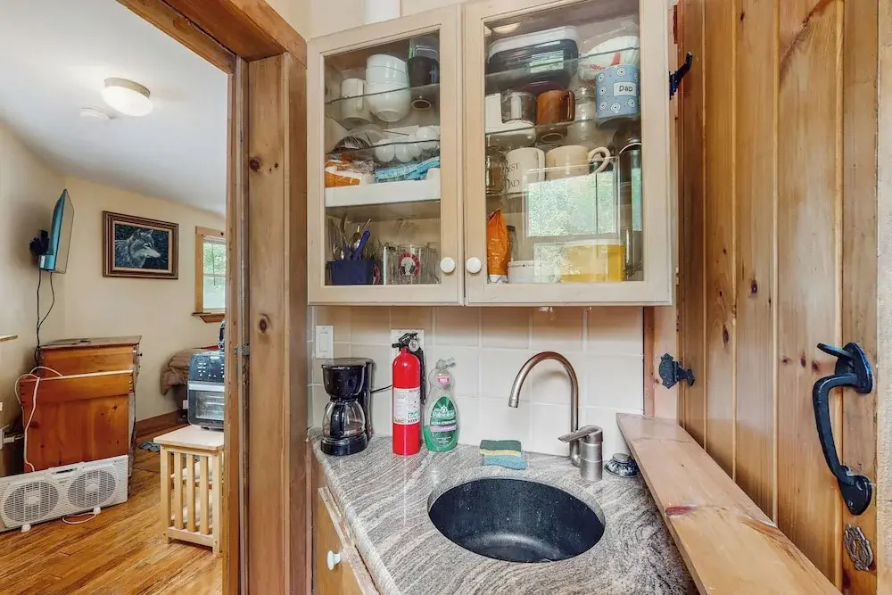 Tiny House at Sugarbush North: Adventure Hub!