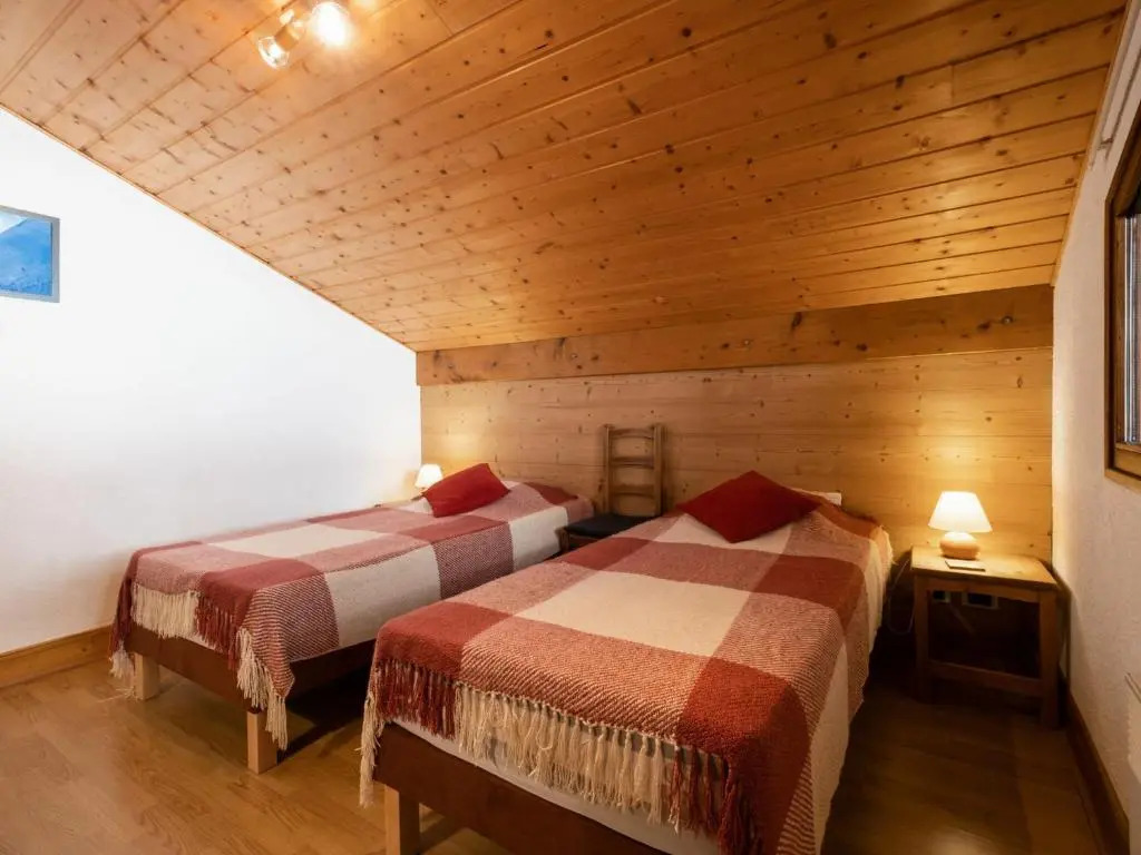 Appartement confortable à La Clusaz avec cheminée et garage - FR-1-304-135