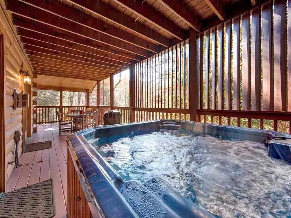 Mountain Haven 3 Bedroom Home with Hot Tub