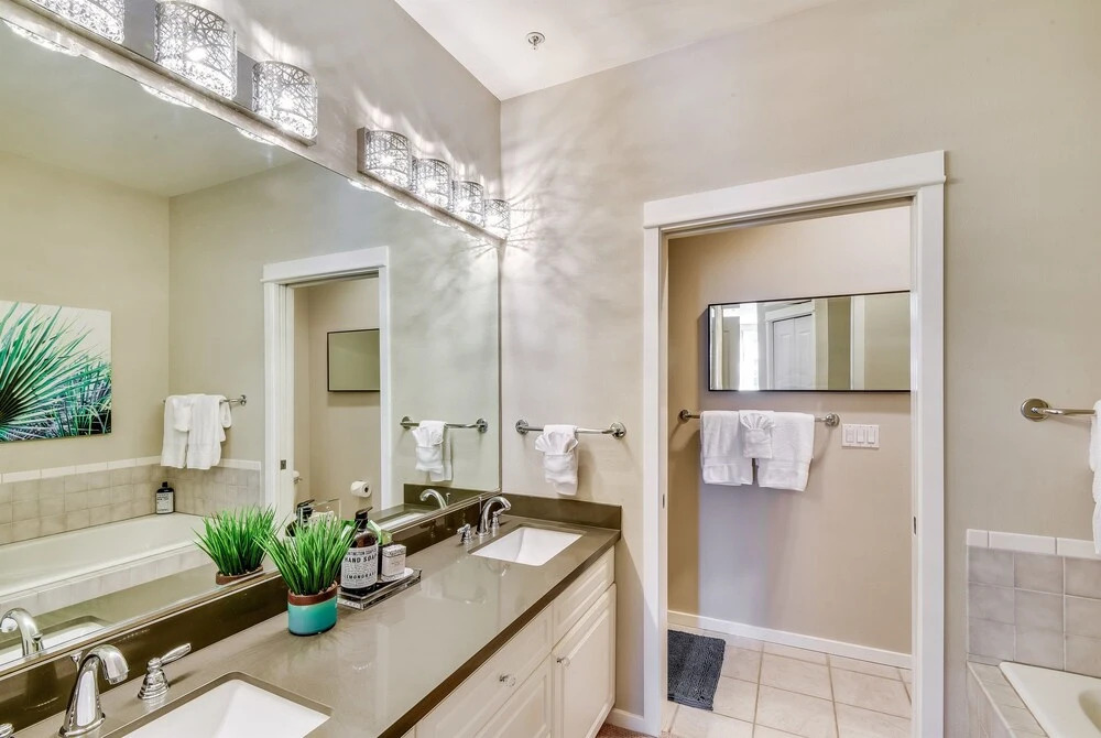 Emerald City Waterfront Retreat - Two Bedroom Condo