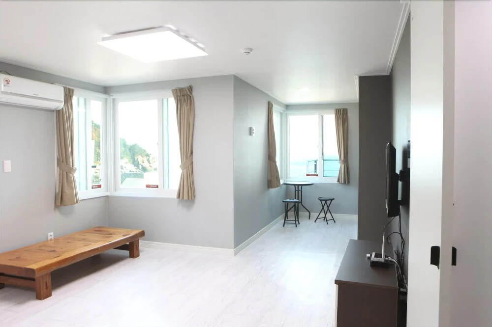 Sky and Ocean Village Pension