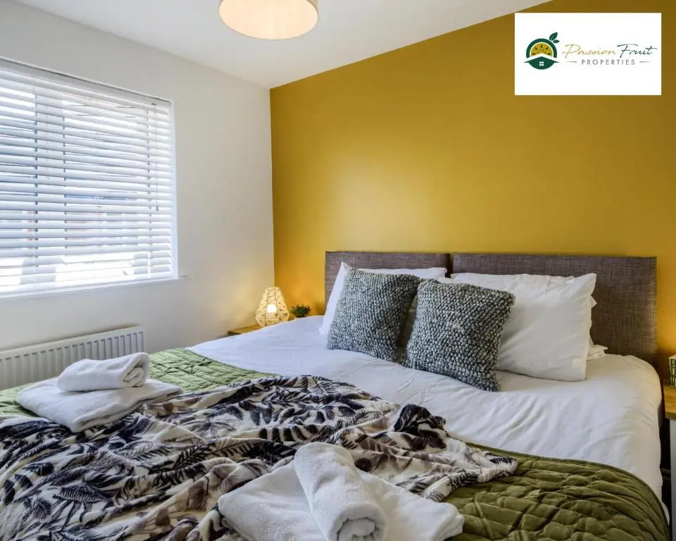 3 Bedroom Coventry House By Passionfruitproperties With Free Wi-fi, Driveway & Garden- 26WWC