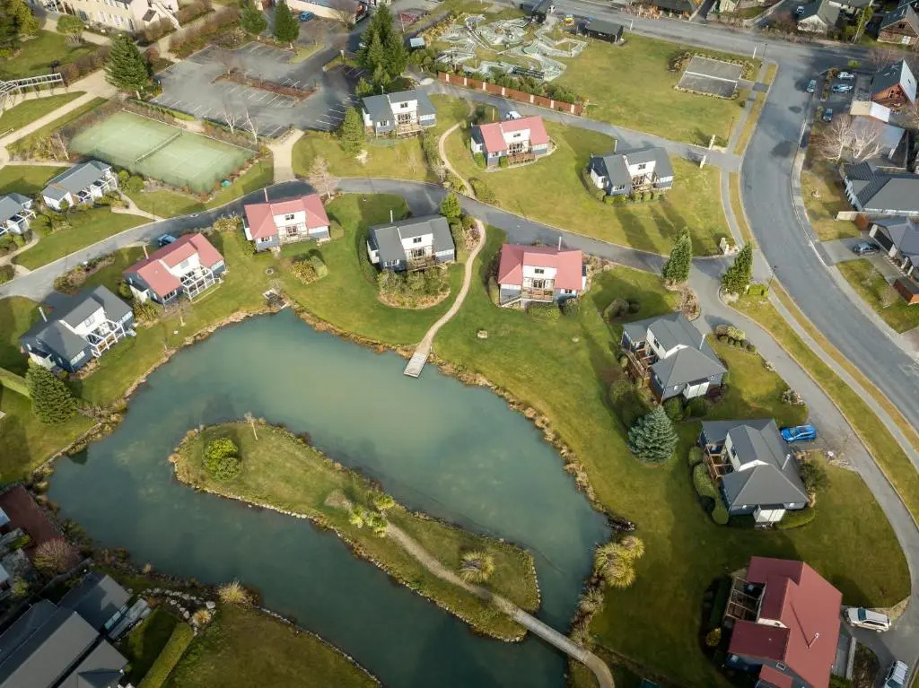*** LAKE VILLA 465 ***