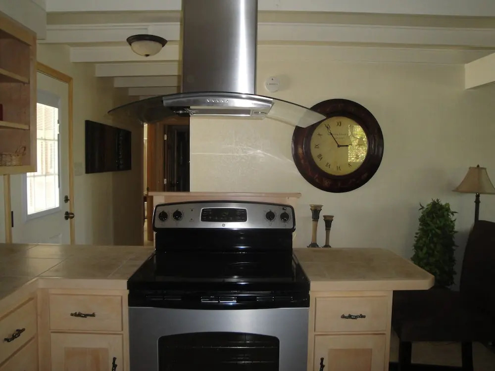 C1 - Mountain Harbor Lodge cottage on Lake Ouachita