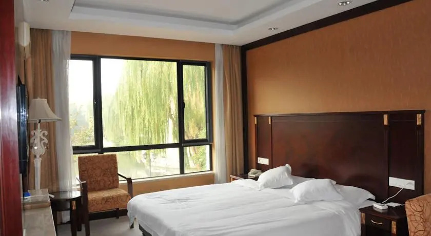 Dianshan Lake Forest Holiday Resort