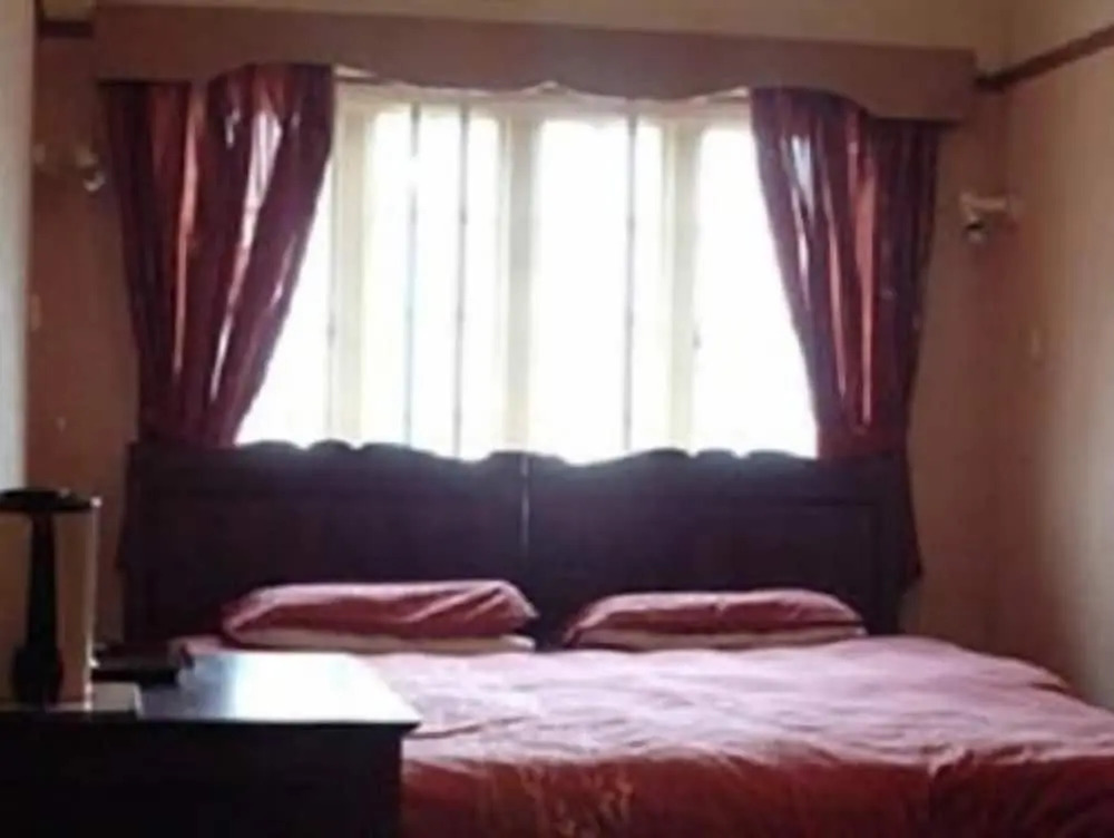 Fox & Hounds Hotel