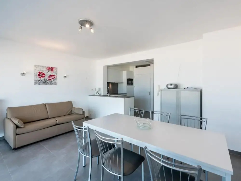 Apartment on Sea Wall With Stunning Views