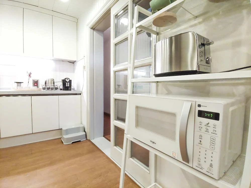 SG Tailored Service Home 5 Min Walk from Metro