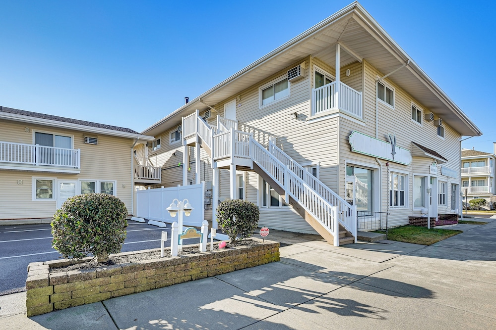2 Blocks to Beach & Boardwalk: Ocean City Condo
