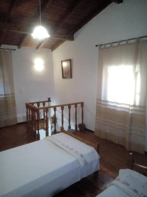 Traditional House with Loft -Michalis House in Kouramades