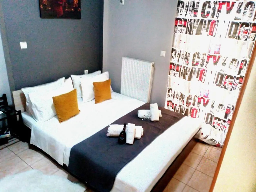 Bright Apartment 40 sqm Port of Piraeus OLP
