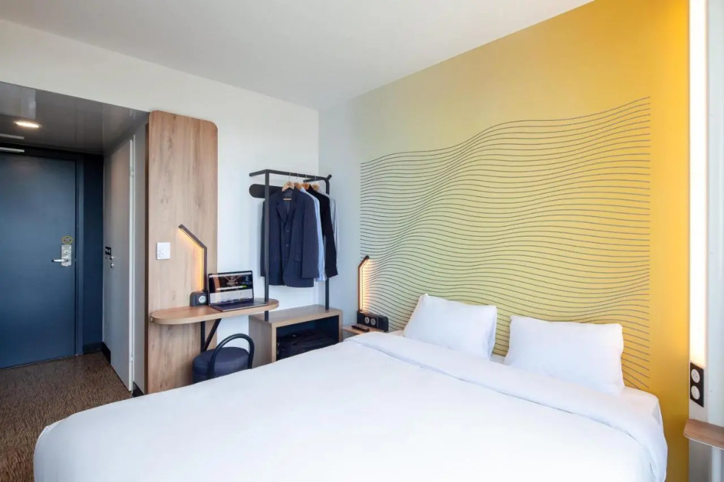 B&B HOTEL Massy Gare TGV