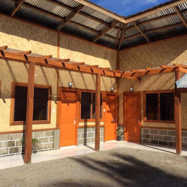 Cherry's Courtyard Hotel Nacpan