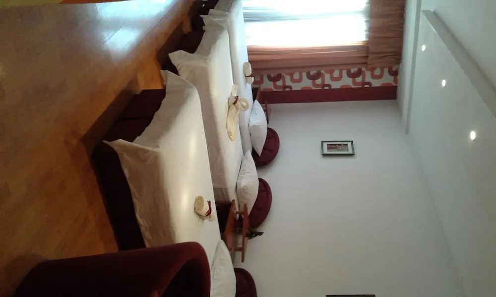 Ani Hotel