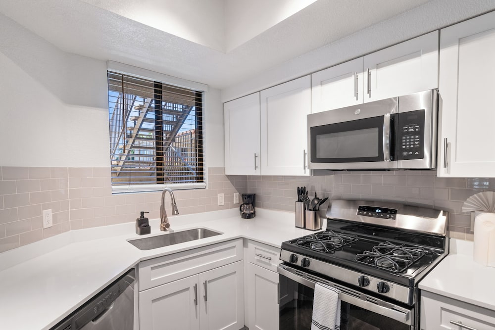 Upscale Stay w Heated Pool 8mins to ASU