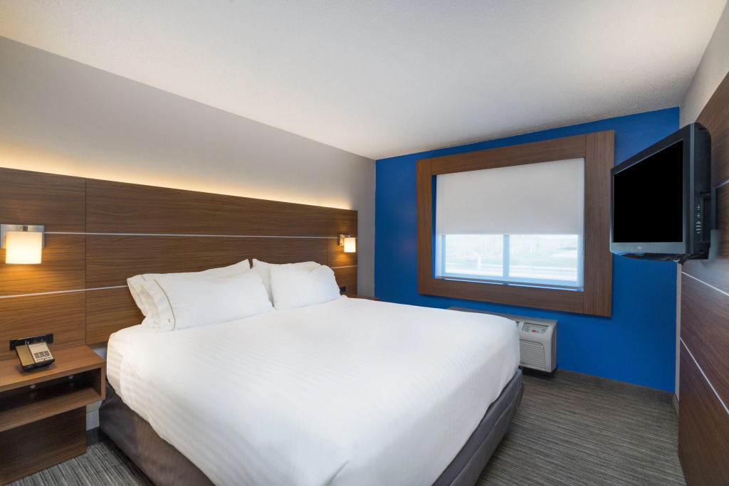 Holiday Inn Express Hotel Howe / Sturgis by IHG