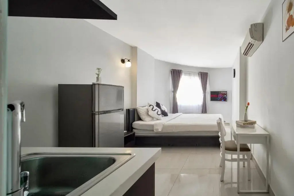 Tan Son Nhat Airport Apartment by SABAY