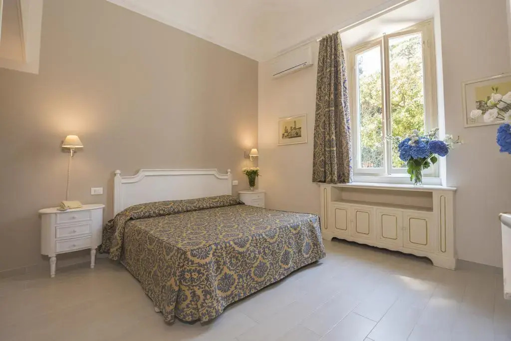 Grand Hotel Villa Parisi