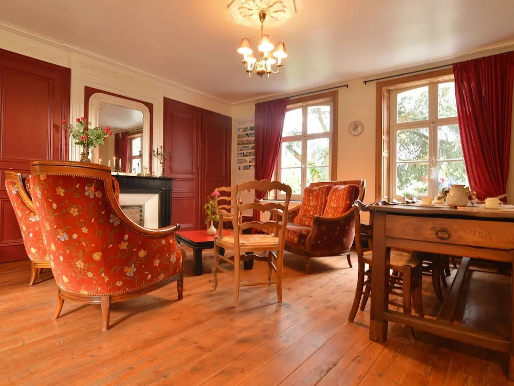 Well-maintained Farmhouse With Large Garden, Just 15 Minutes From the sea
