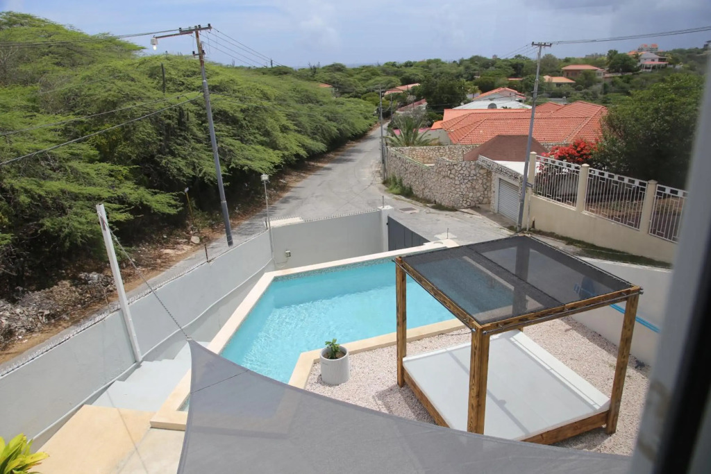 Sunny Hill Apartment