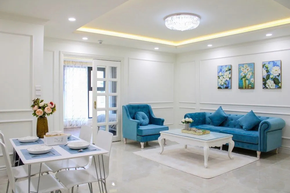 DLeroi Soleil - Modern Apartment by West Lake