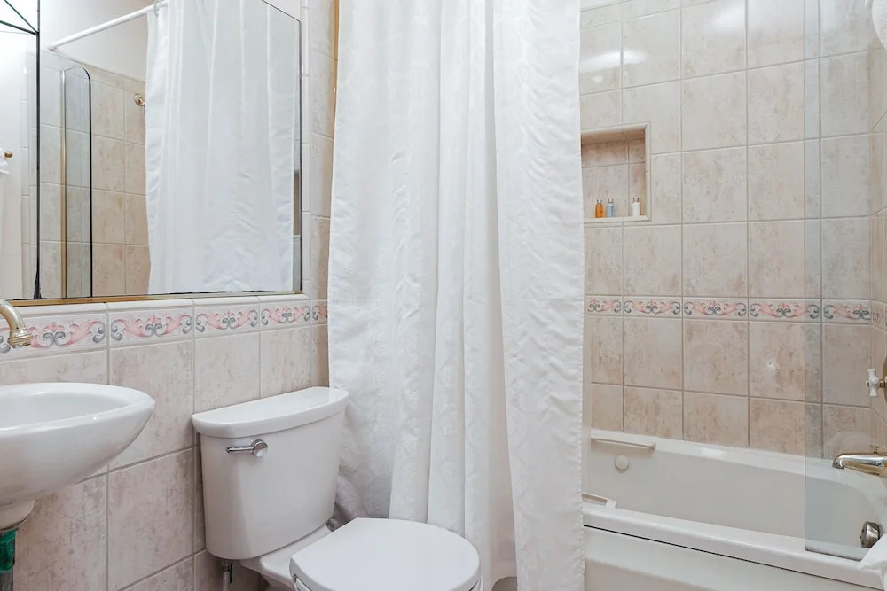 427 Santa Barbara (1655-159030) - Studio Hotel Room