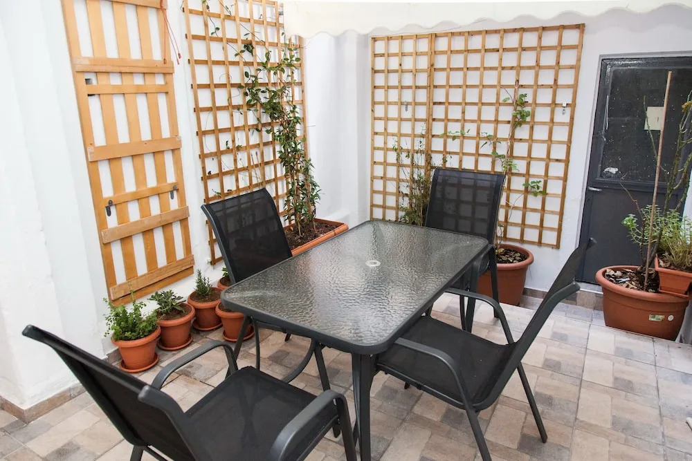Beautiful new apartment in Petralona