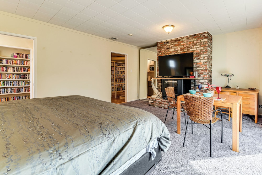 Casa Luna - Mtn Views in South San Francisco!