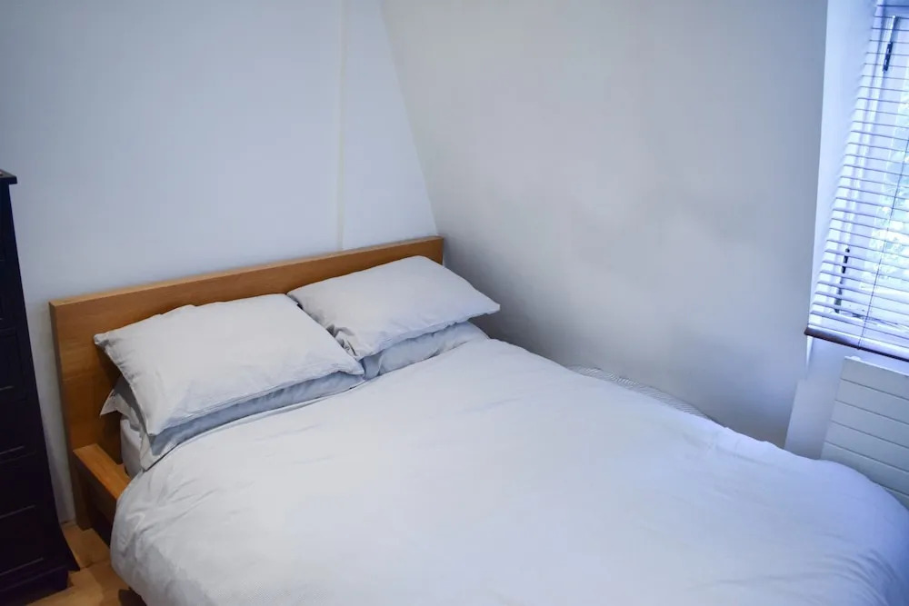 Riverside Apartment in Hammersmith
