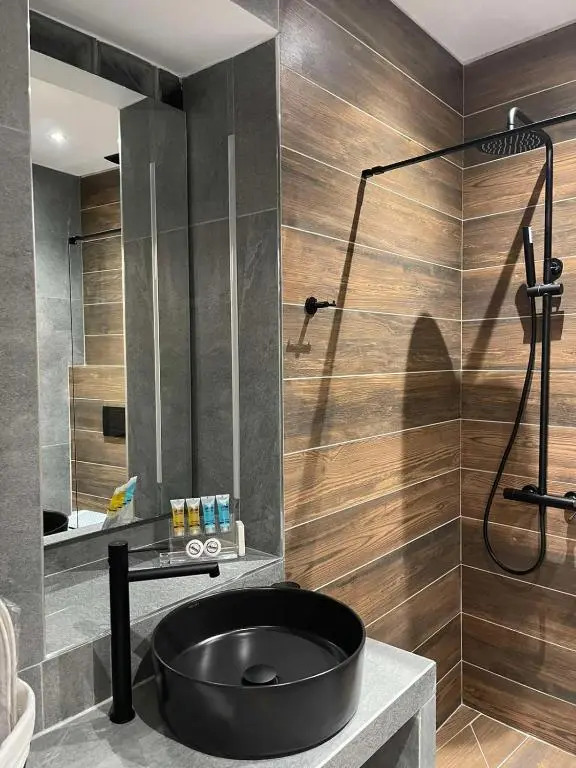 11 Luxury Apartments